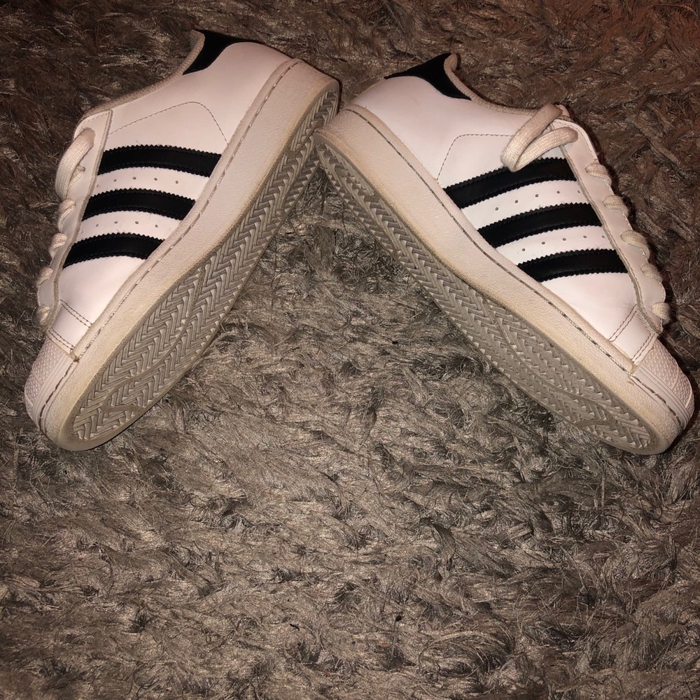 Addidas Black and White Shell Toe - Picture 3 of 9